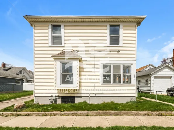 709 W Race St, Troy, OH 45373