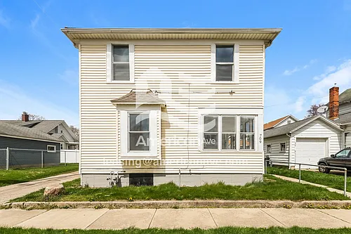 709 W Race St Photo 1