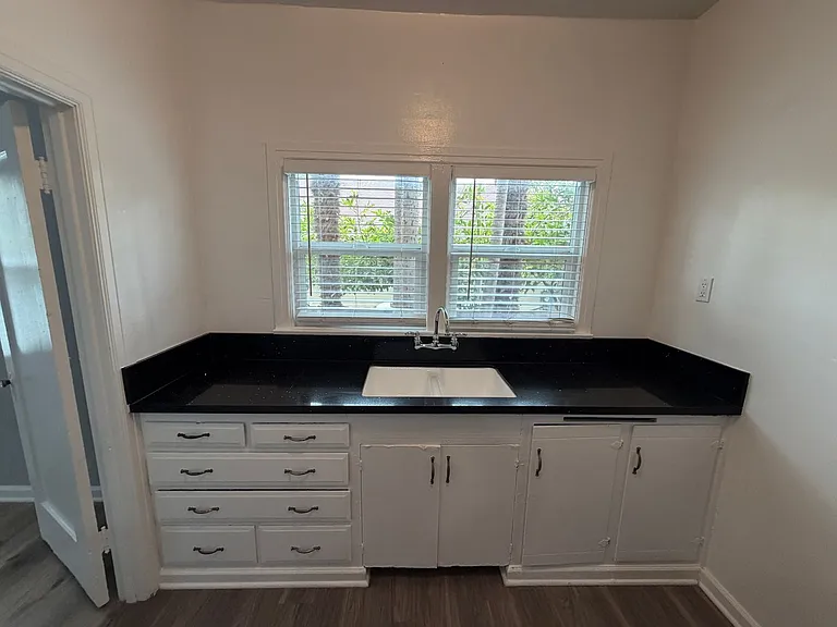 1447 Redondo Ave — Photo 17