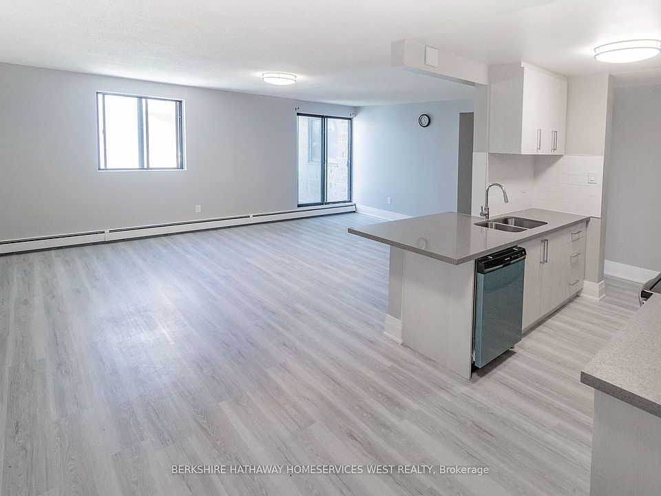 4422 Huron St Niagara Falls, ON, L2E7C8 Apartments for Rent Zillow