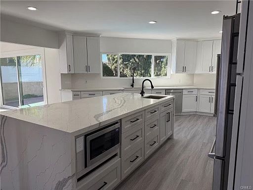 3rd image of 5527 Beckford Ave