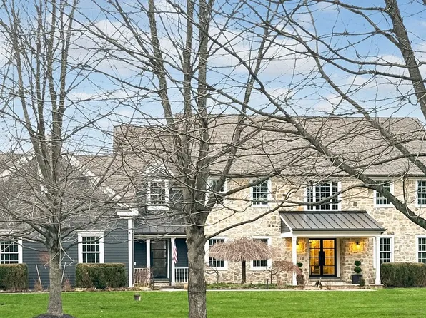 222 Old Turnpike Rd, Tewksbury, NJ 07830