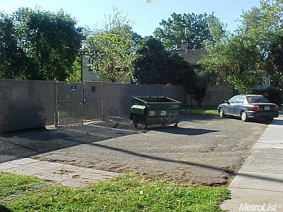 3rd image of 444 W Poplar St