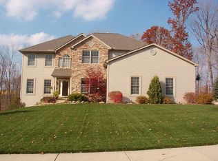 200 Beaumont Trl, Aurora, OH 44202
