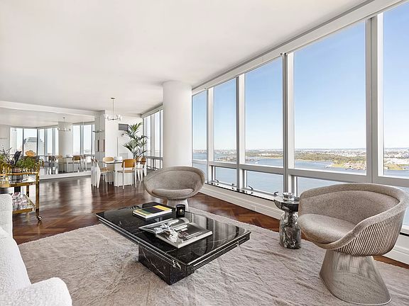 2nd image of 10 West St APT 37A
