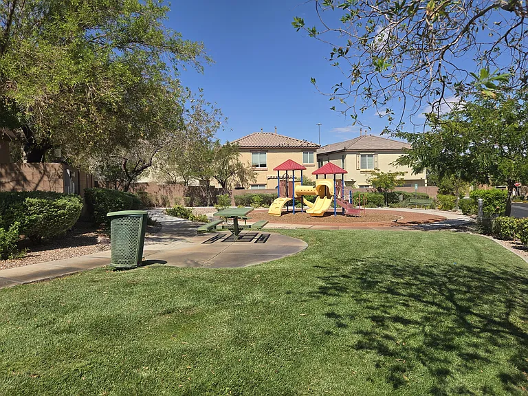8237 Brilliant Pompon Pl — Photo 15