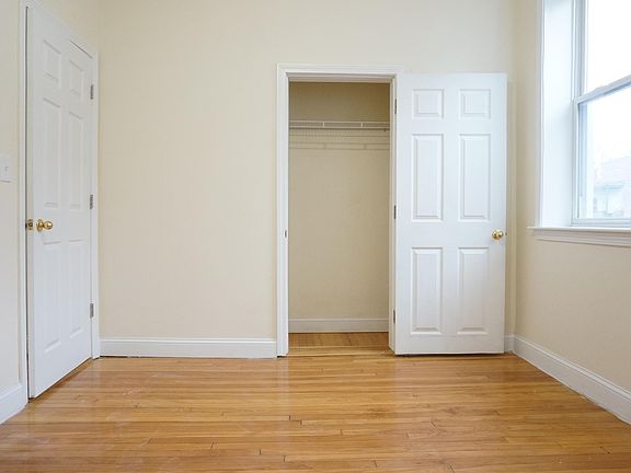 4th image of 322 Saint Paul St #No6f