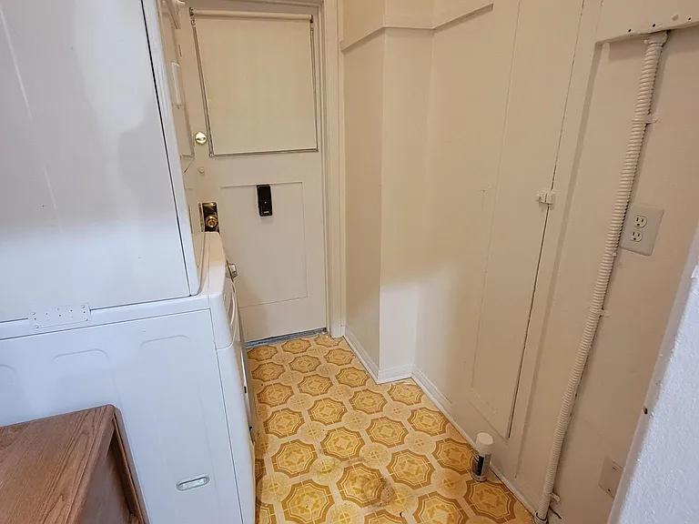 234 S Rexford Dr #2 — Photo 33