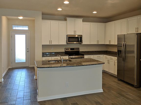 4th image of 221 Servia Dr