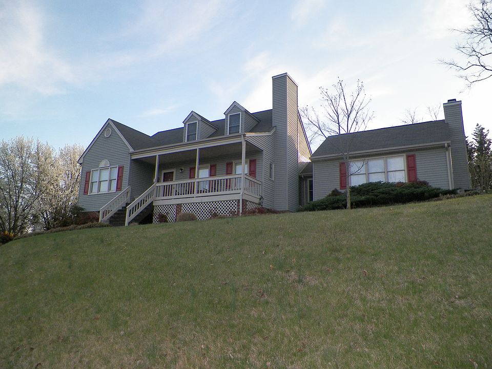 1st image of 105 Deer Trace Ln