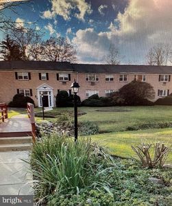 420 N Wayne Ave APT 8, Wayne, PA, 19087