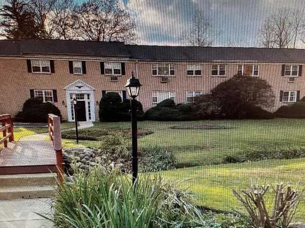 420 N Wayne Ave APT 8, Wayne, PA 19087