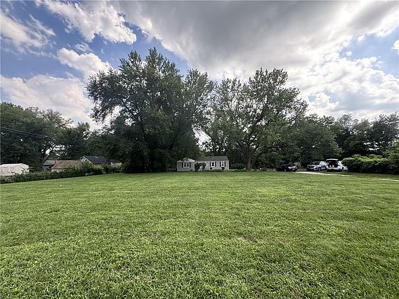 4th image of 7849 Richland Ave