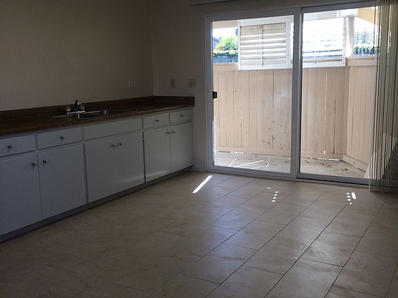 5th image of 858 Gwyne Ave