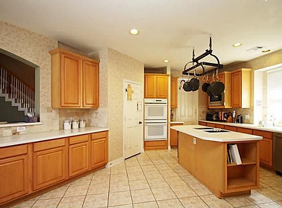 4th image of 4408 Kelly Dr