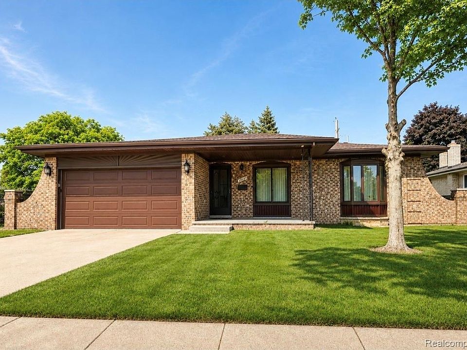 1st image of 36086 English Dr