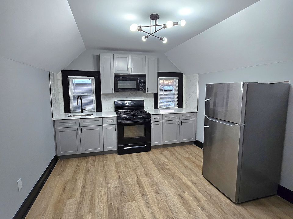 1st image of 31 Delawanna Ave Floor 2