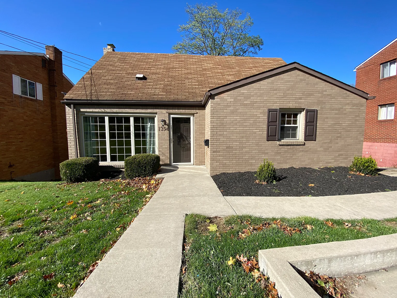 4 bed, 1400 sqft, $2,400 — Photo 1