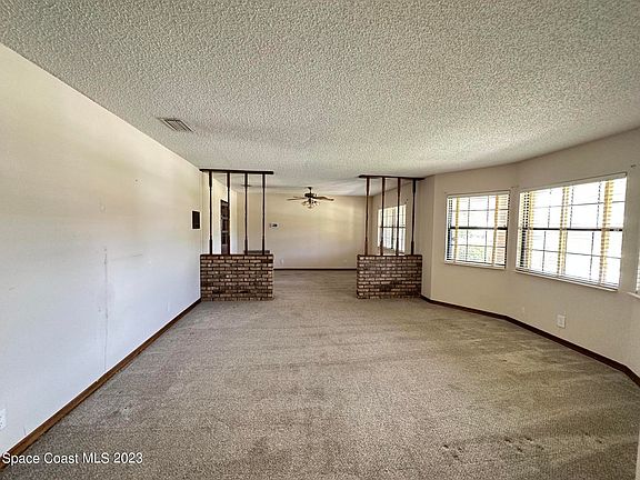 3rd image of 4385 Lancaster Ln