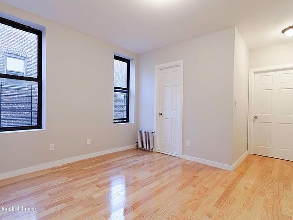 2nd image of 723 E 5th St APT 2D