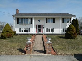 44 Oakridge Dr, Taunton, MA 02780