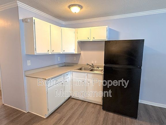 5th image of 1134 W Davidson Ave APT A