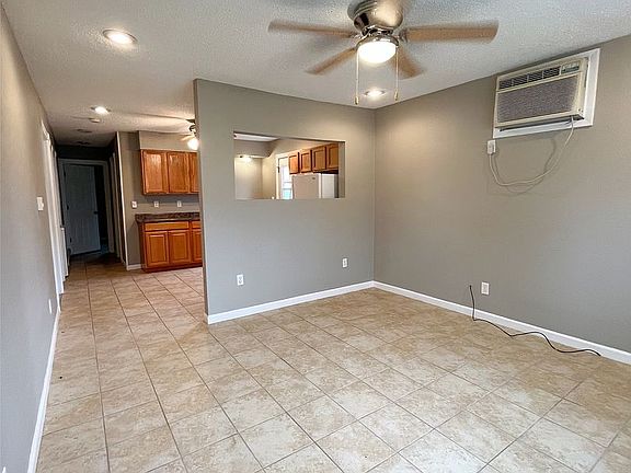 2nd image of 415 E Young Ave #B