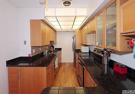5th image of 65 Alhambra Dr