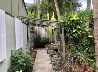 689 NW 46th Ave, Delray Beach, FL 33445