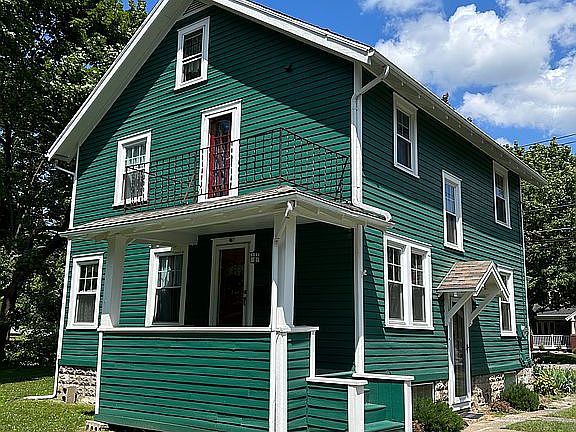 5th image of 57 Pine St