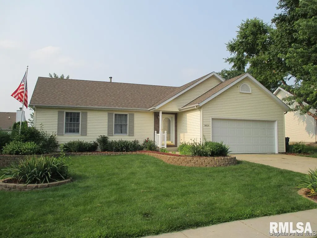 3809 Castle Hill Blvd photo 1