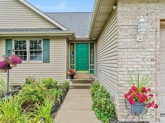 2nd image of 53311 Pine Brook Dr