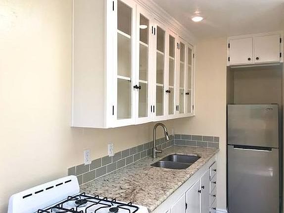 2nd image of 202 Cherry Ave #10