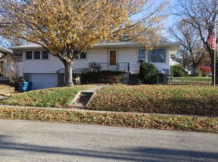 325 McDonald St, Walnut, IL 61376