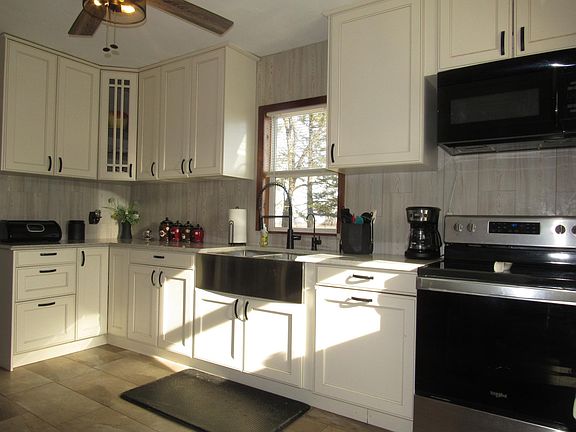 3rd image of 23185 Sundberg Ave