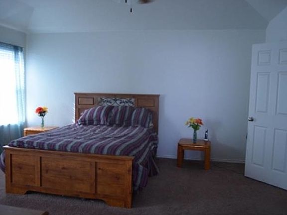 4th image of 1321 Dixon Cir