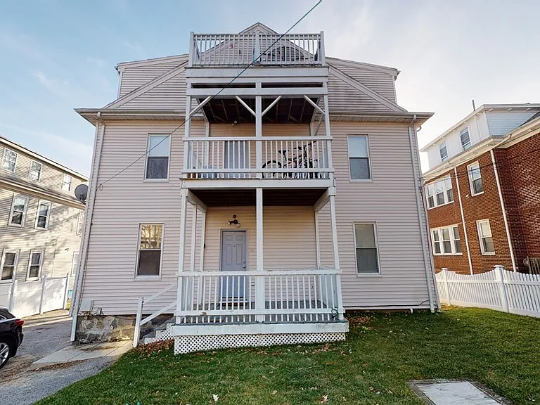 55 Hazelton St #2 — Photo 42
