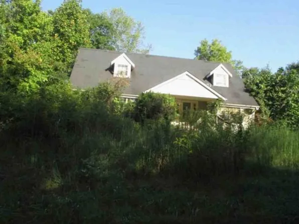 2796 Brimstone Creek Rd, Moss, TN 38575