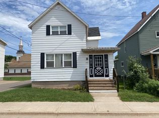 206 N 3rd St, Ishpeming, MI 49849