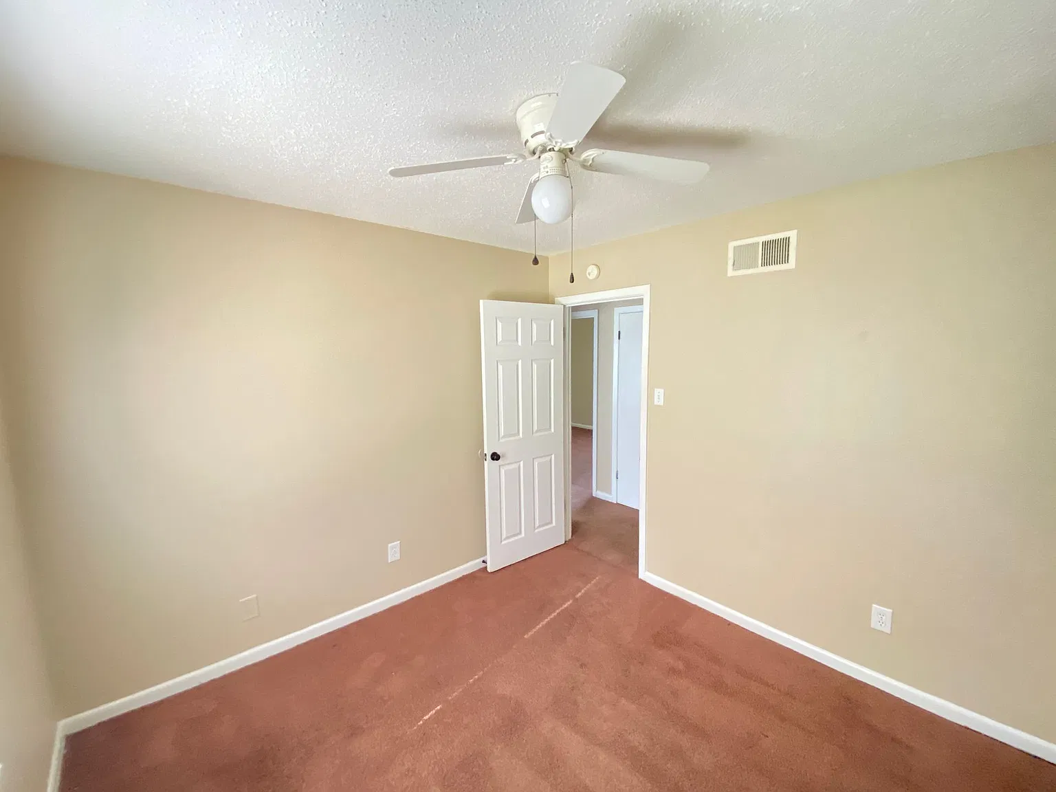 3924 Sybil St — Photo 4