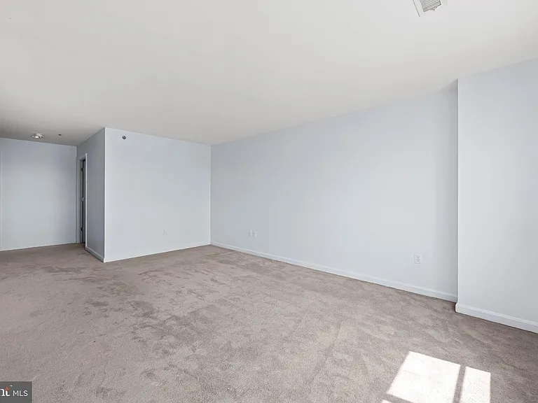 2702 Lighthouse Point E #E-738 — Photo 30