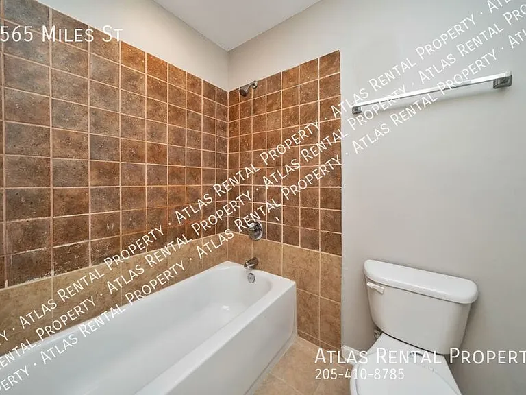 1565 Miles St — Photo 23