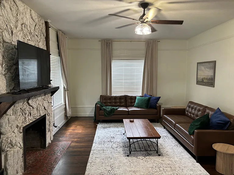 1001 S Lindsay St — Photo 18
