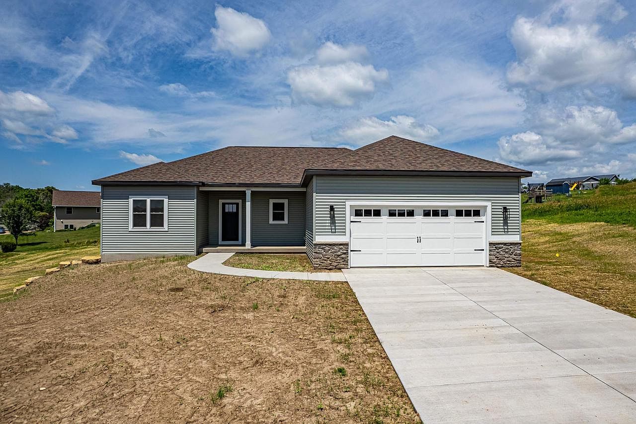 404 Creekview Circle, Dodgeville, WI 53533 Zillow