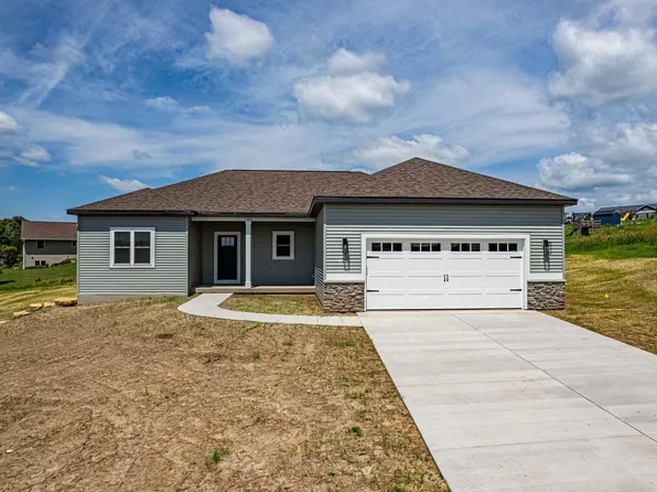 404 Creekview Circle, Dodgeville, WI 53533