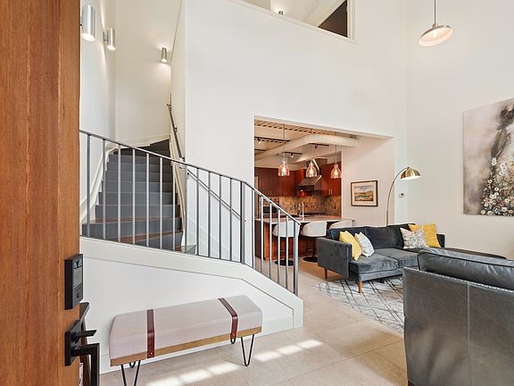 3rd image of 778 SW Industrial Way