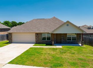 716 Vista St, Gentry, AR 72734