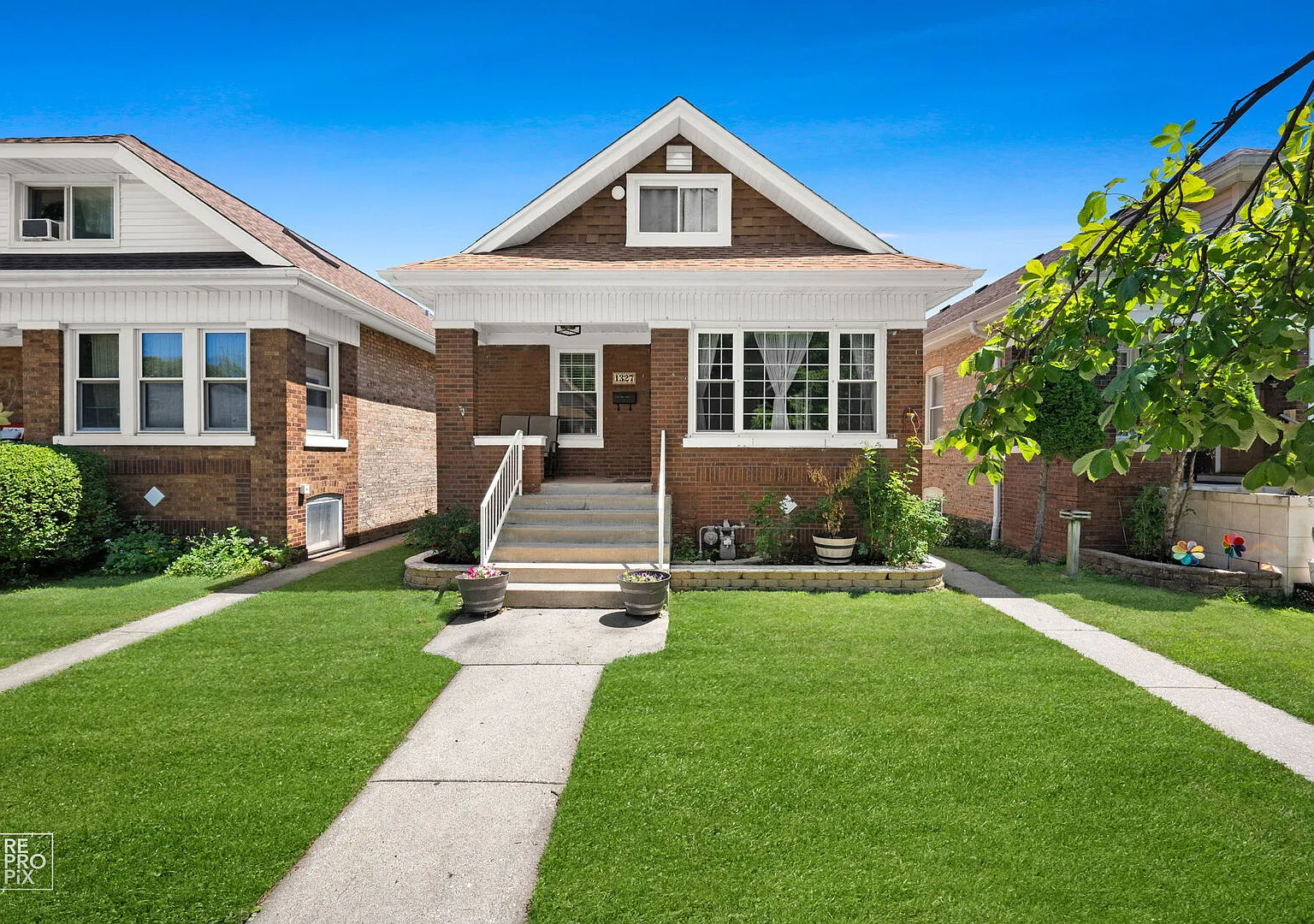 4 bed, 2.0 bath, 1649 sqft, $3,450 — Photo 1