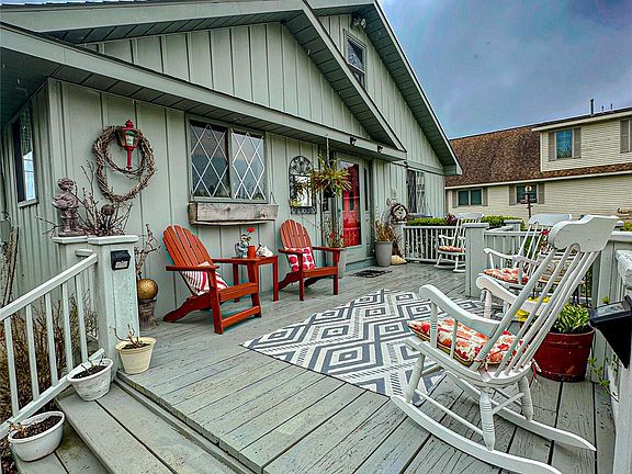 3rd image of 2109 S Lakeshore Rd