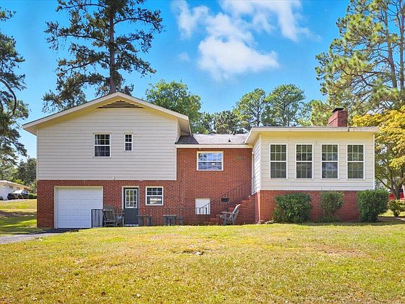 3rd image of 2604 Huntington Rd